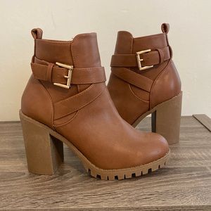 Heeled boots